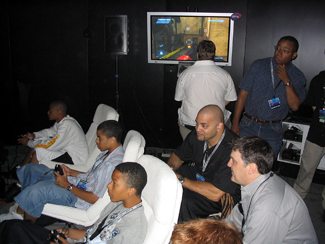 File:E3 2004 4.jpg