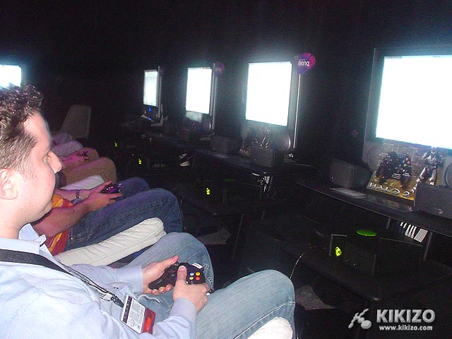 File:E3 2004 1.jpg