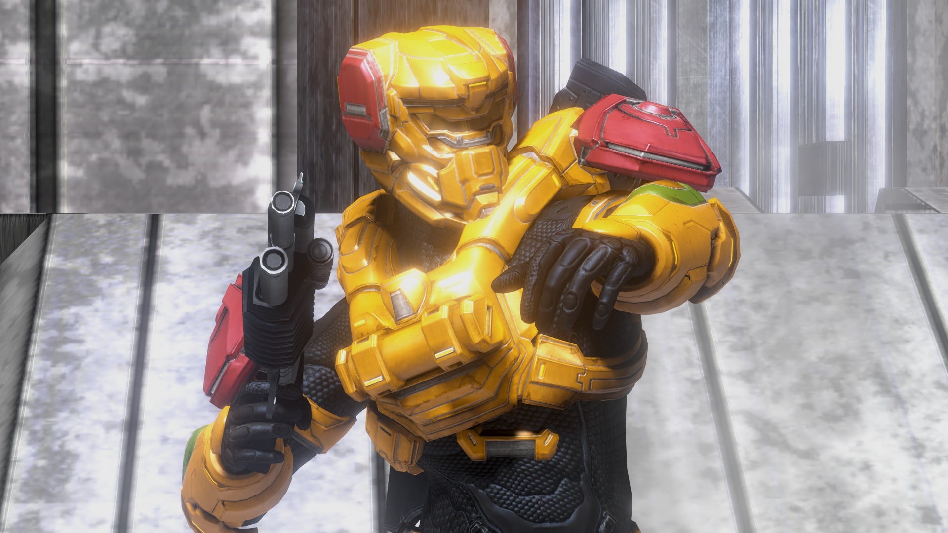 In the Halo 3 multiplayer map Isolation, a Spartan-II, clad in the HAMMERHEAD-class Mjolnir variant, is wielding a M90A shotgun. Screenshot from Halo: The Master Chief Collection.