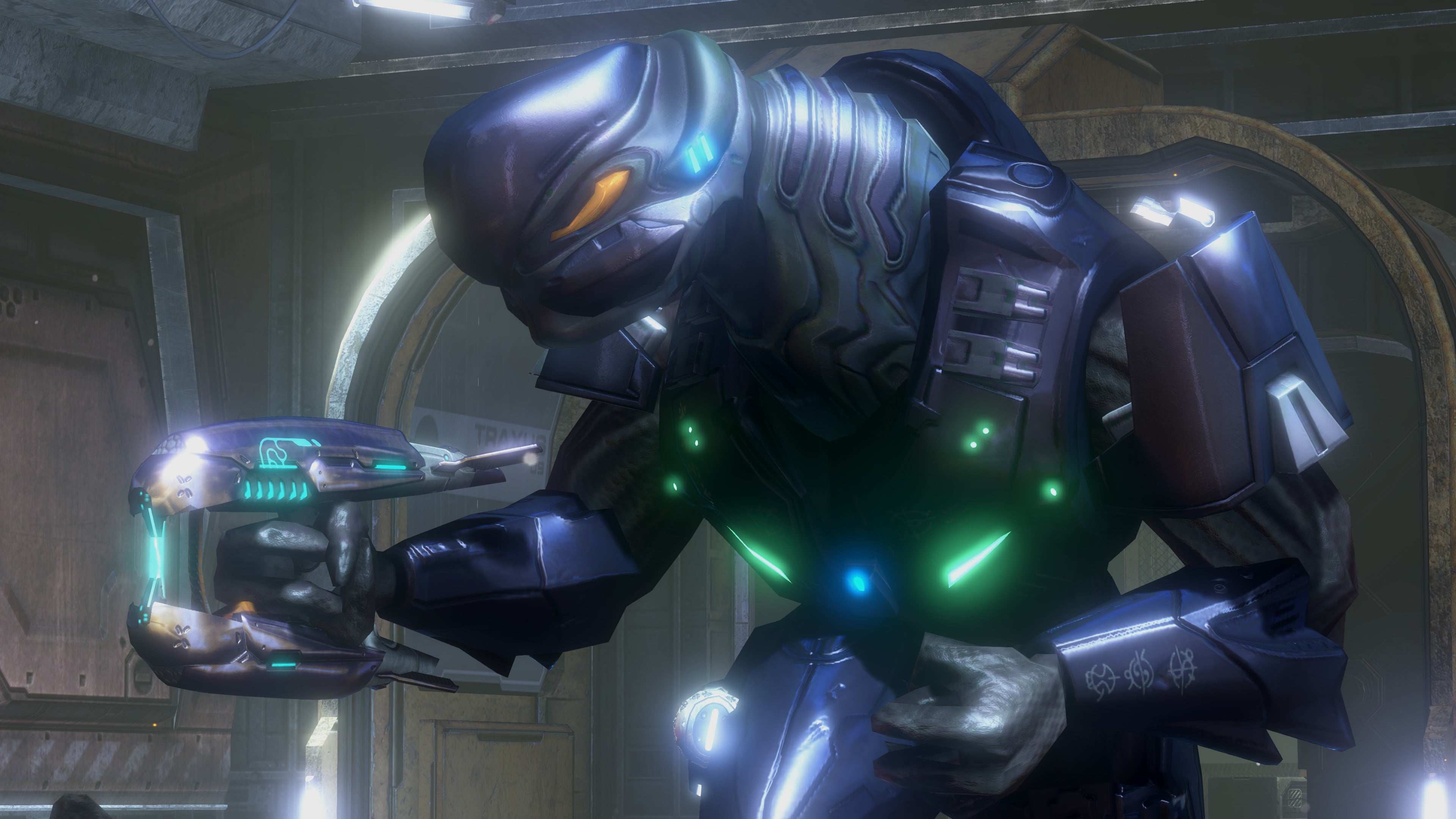 A Sangheili Special Operations Officer with an Okarda'phaa-pattern plasma rifle during the Battle of Voi. From Halo 3 campaign level Floodgate.