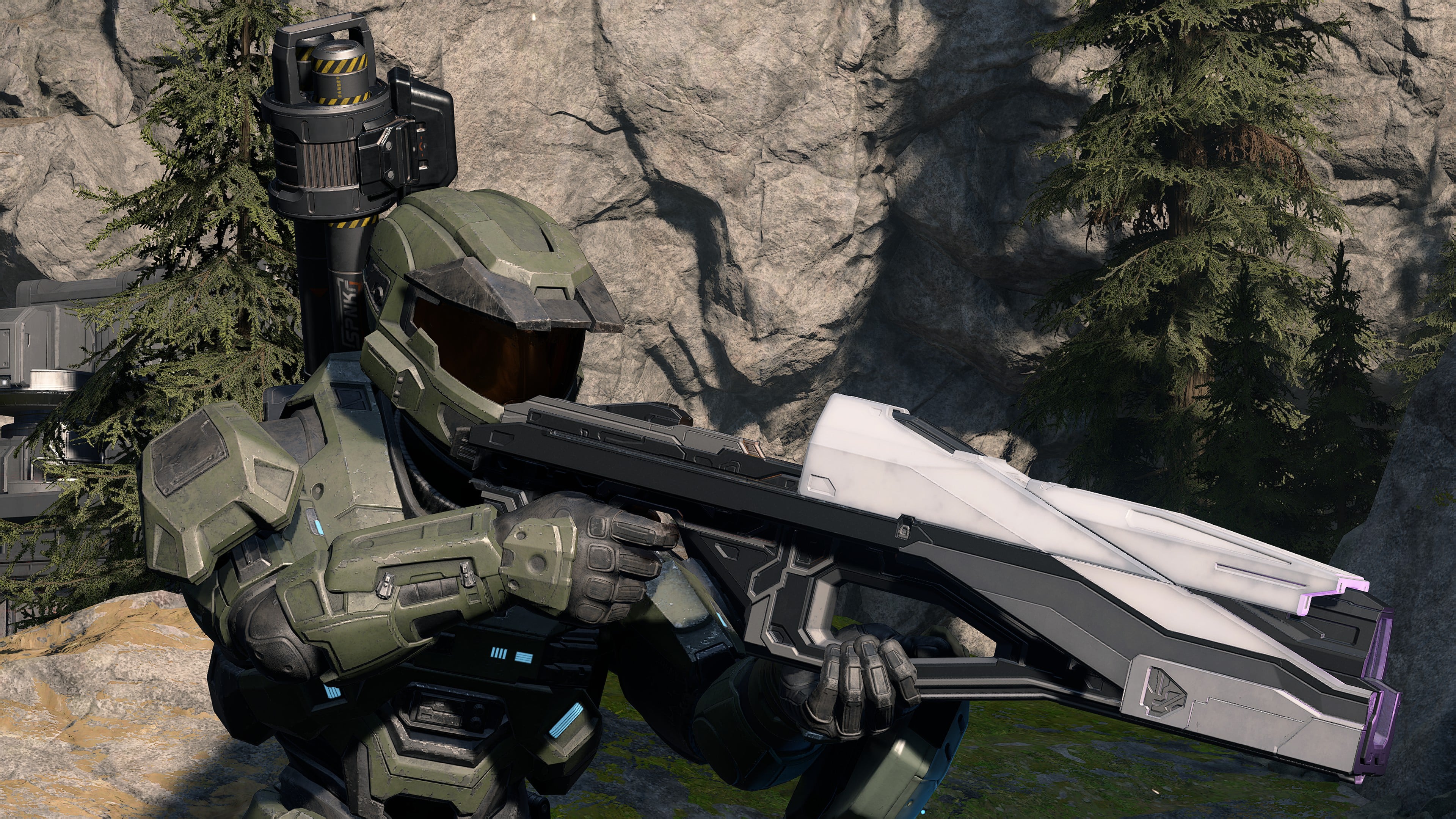 A MKV-clad Spartan holding a Backdraft Cindershot in Halo Infinite.
