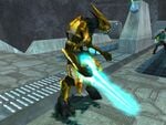 A Zealot with an Energy Sword as it appears in Halo: Combat Evolved.