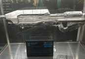 Hamaad's MA5D assault rifle on display in Outpost Discovery.