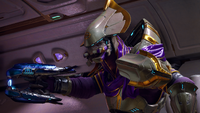 A Sacristan Sangheili Sanctum Acolyte wielding a plasma rifle.