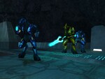 Two Minor Elites guarding a Zealot. The Minor Elite's curved helmets only appear in Halo: Combat Evolved.
