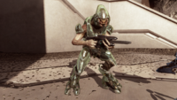 A green-armored Sangheili Storm in Halo 4.