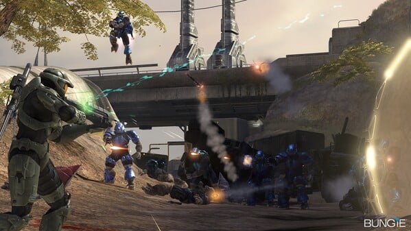 Master Chief fighting Brutes.
