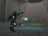 A Sangheili throws a Plasma Grenade at oncoming Flood in Halo: Combat Evolved.