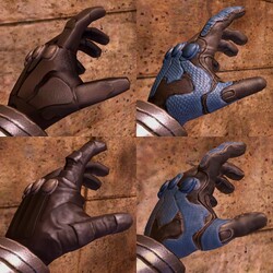 A comparison in the techsuit hand models from before (top) and after (bottom) the April 2022 update.