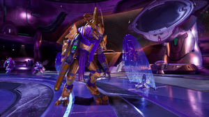 A high-ranking Sacristan Sangheili Sanctuom Master on the bridge of the Triumph of Tolerance in Halo: Campaign Evolved.
