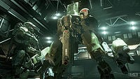 John-117 reviewing a Mantis aboard UNSC Infinity.