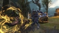 A Sangheili kills a Spartan using an energy sword.