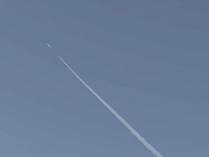 Missile in flight.jpg