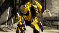 A Sangheili dual wielding with alert carry in Halo 2: Anniversary.