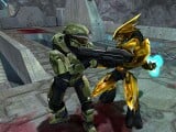 John fighting a Sangheili Zealot.