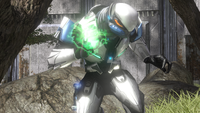 A Sangheili fires a plasma pistol in multiplayer.