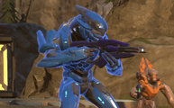 A Sangheili Mercenary wielding a pulse carbine in a pre-release build of Halo Infinite.