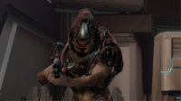 A red-armored Sangheili Storm in Halo 4.